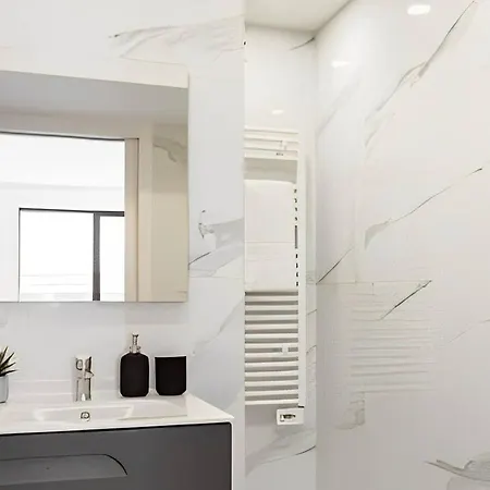 Minimalist Studio In Centre Apartment Porto